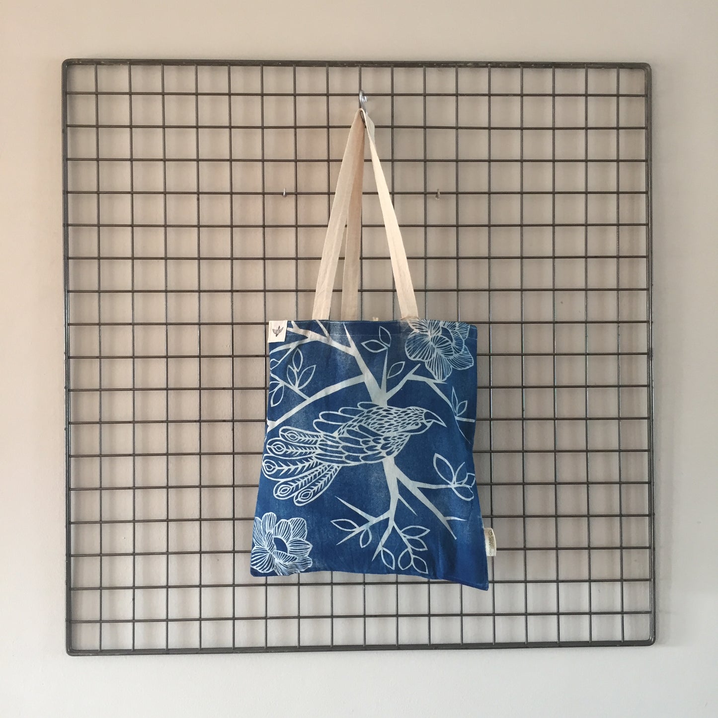 Tote bag - Pájaro en rama cut out cyanotipia